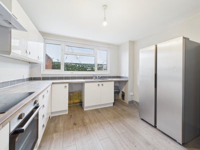 Flat Mitton Way in Tewkesbury