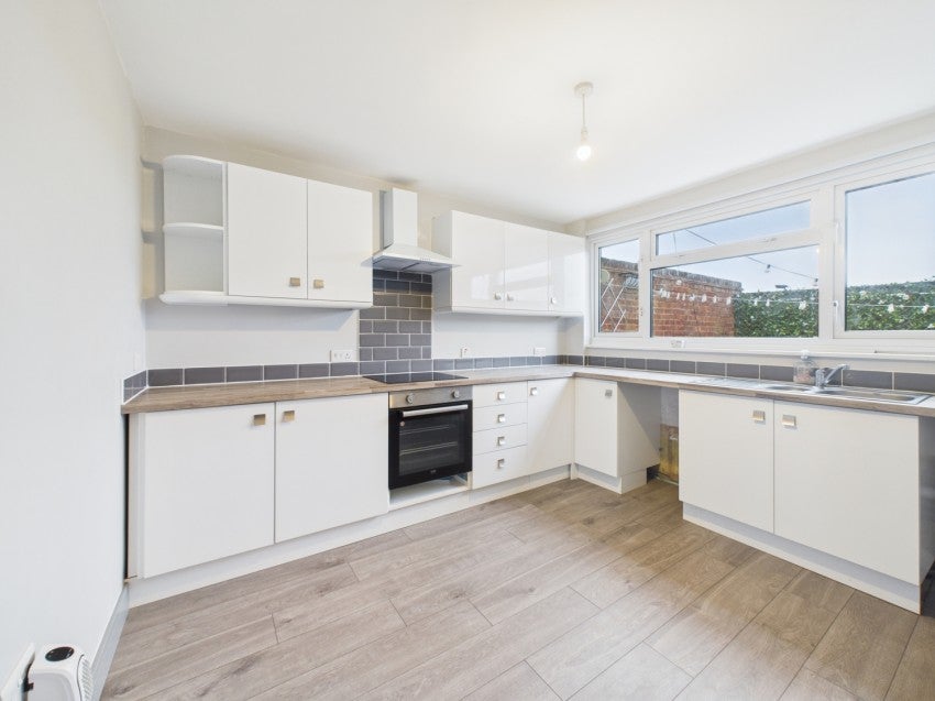 Flat Mitton Way in Tewkesbury