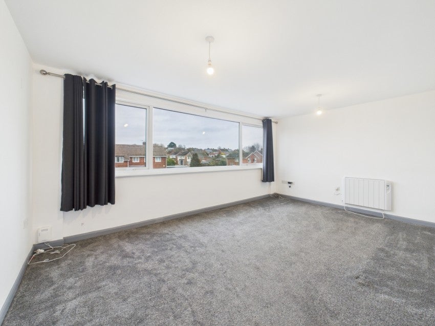 Flat Mitton Way in Tewkesbury