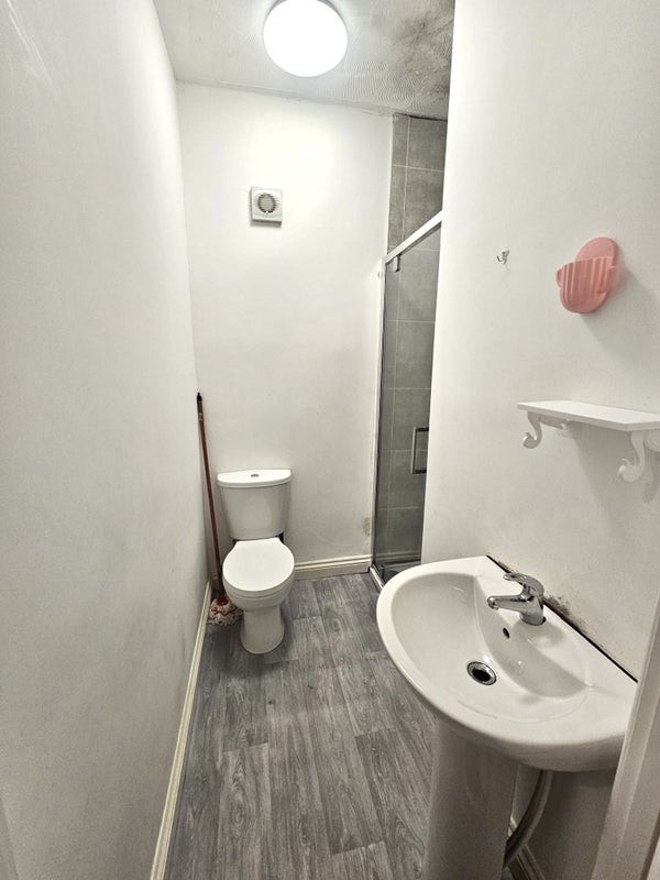 Room Brennand Street in Burnley