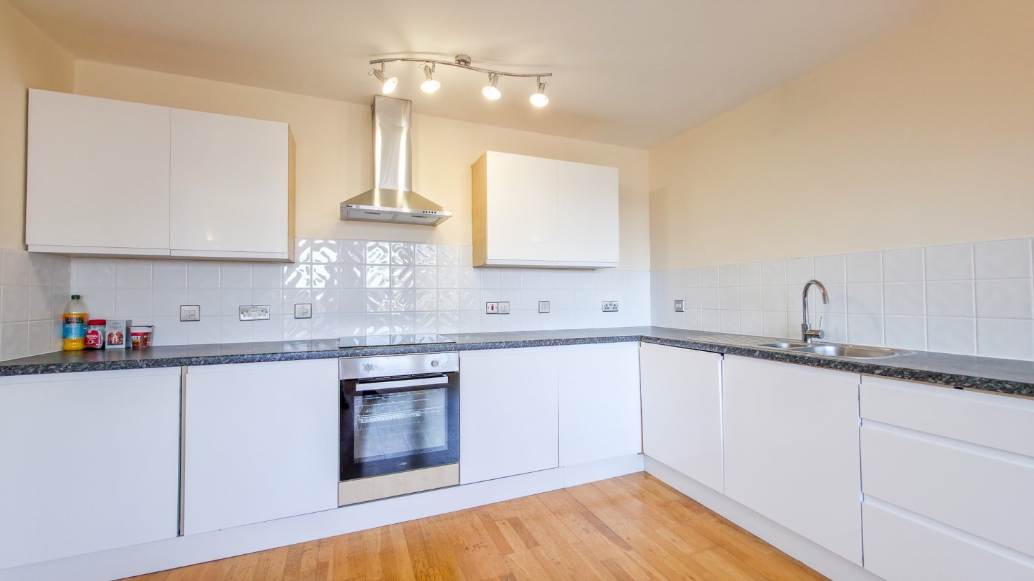 Flat Calderwood Street in Greater London