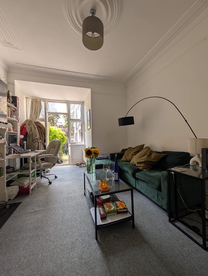 Flat Foyle Road in Greater London