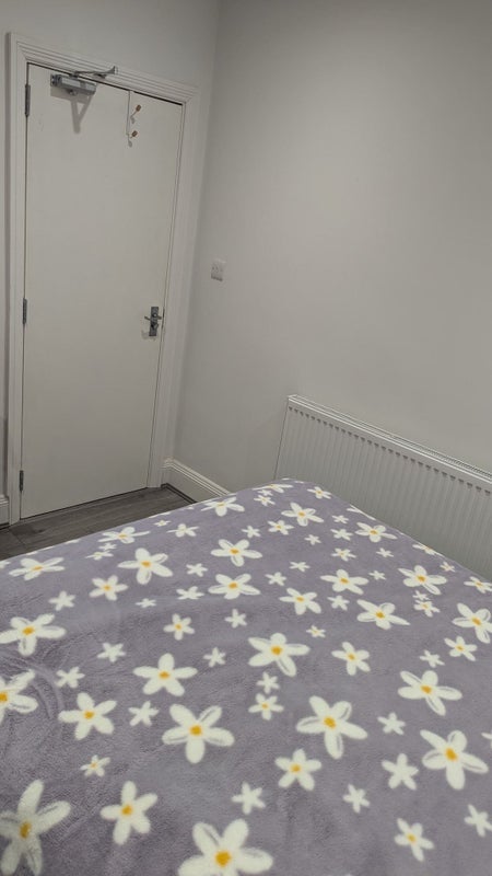 Room Cherington Road in Birmingham