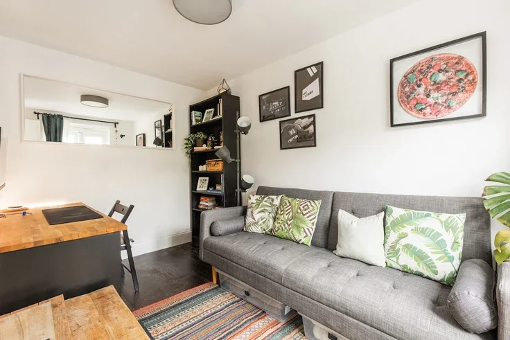 Flat Portland Road in Greater London