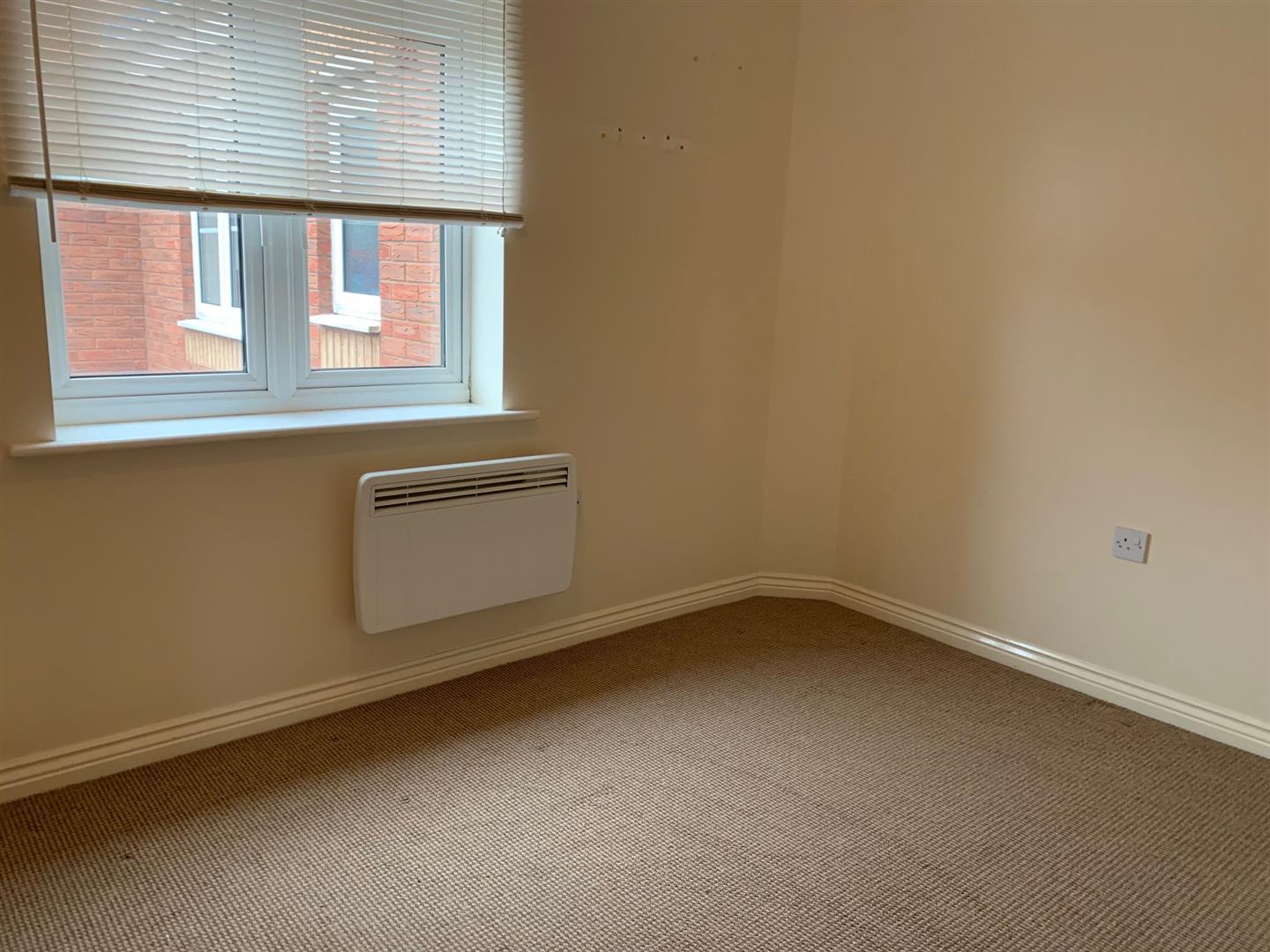Flat Russell Close in Tamworth