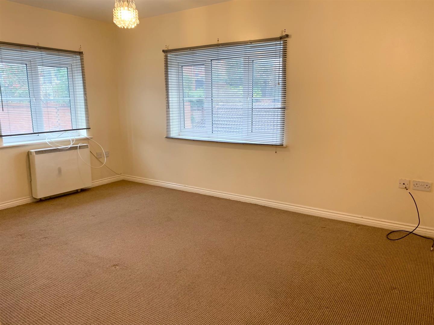 Flat Russell Close in Tamworth