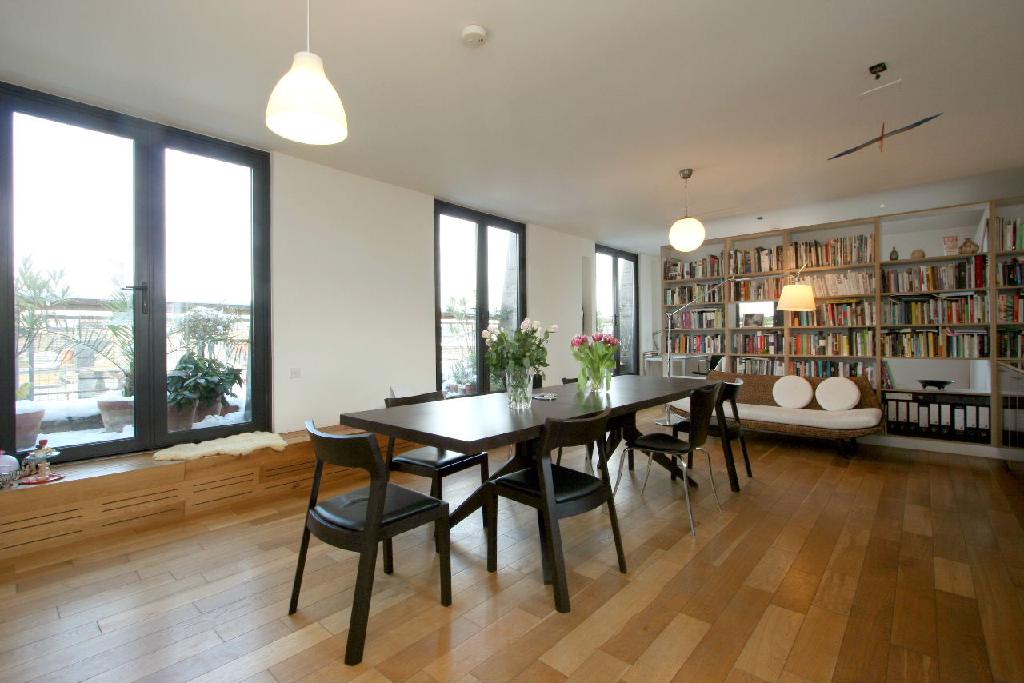 Flat Princelet Street in Greater London