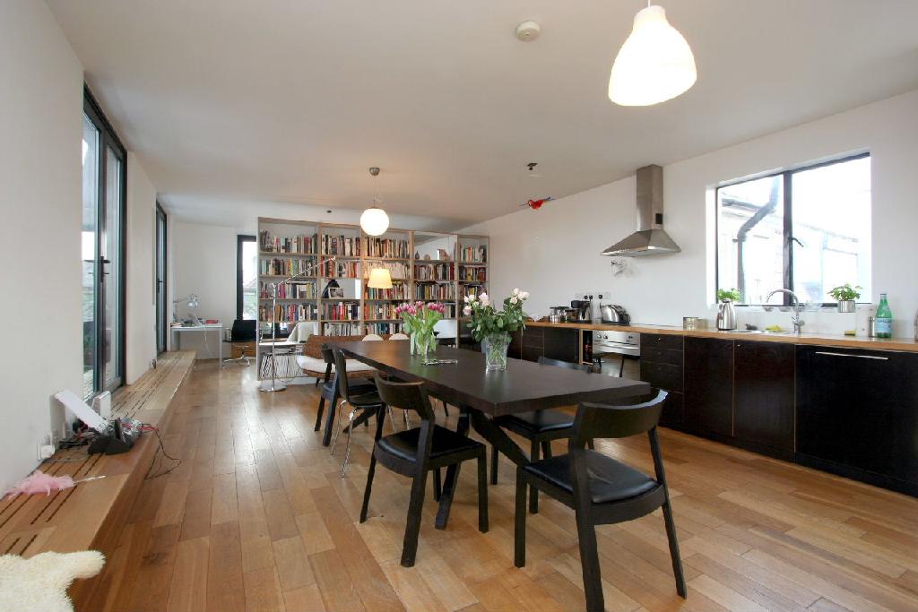 Flat Princelet Street in Greater London