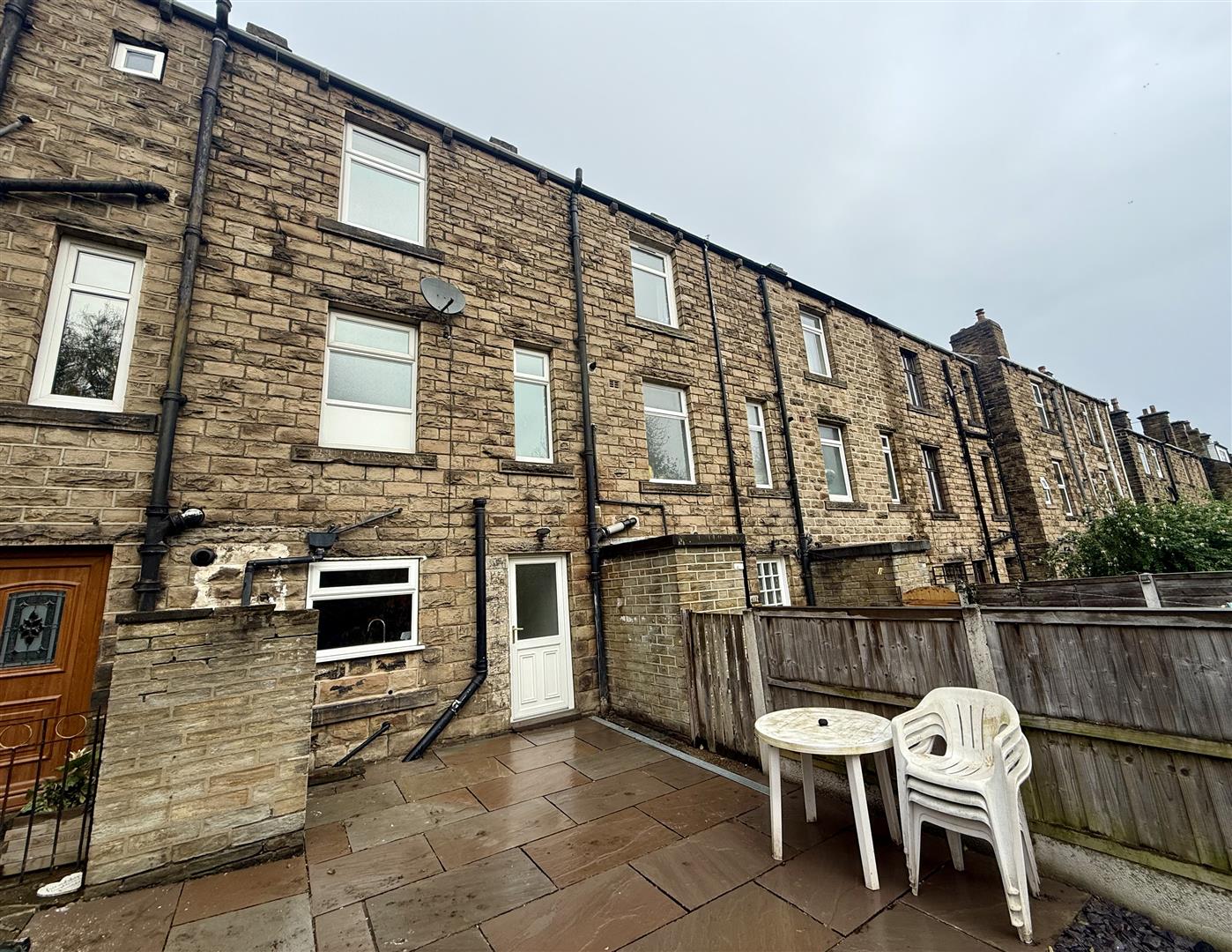 House Wakefield Road in Kirklees