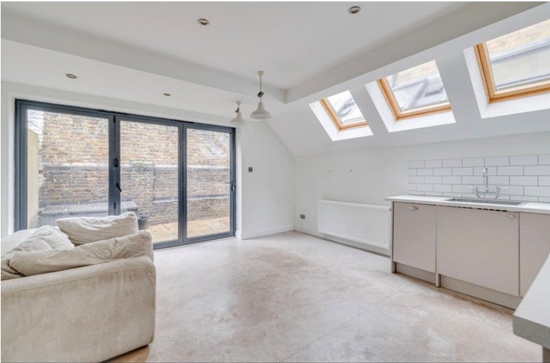 Flat Bronsart Road in Greater London