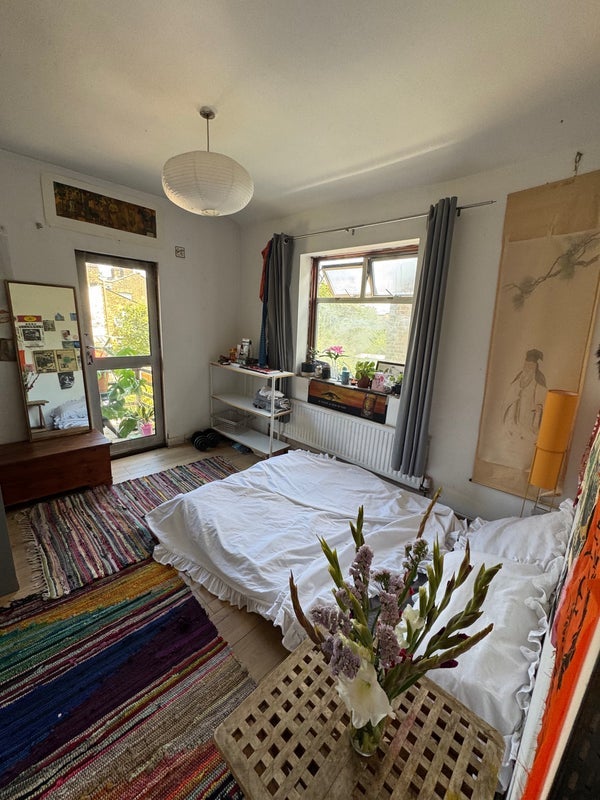 Room Glenarm Road in Greater London
