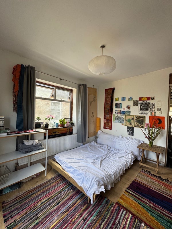 Room Glenarm Road in Greater London