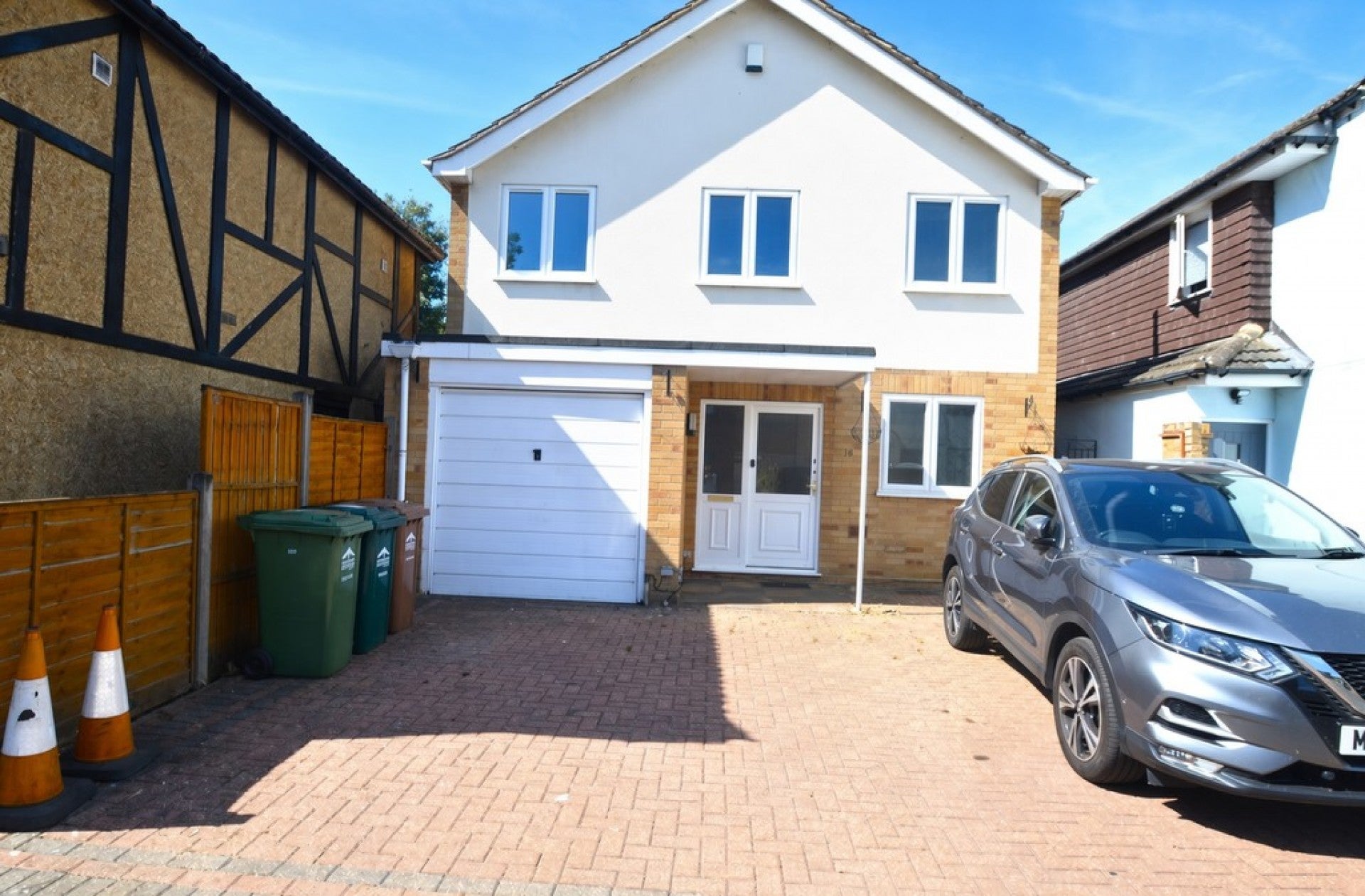 House Sidney Road in Borough of Spelthorne