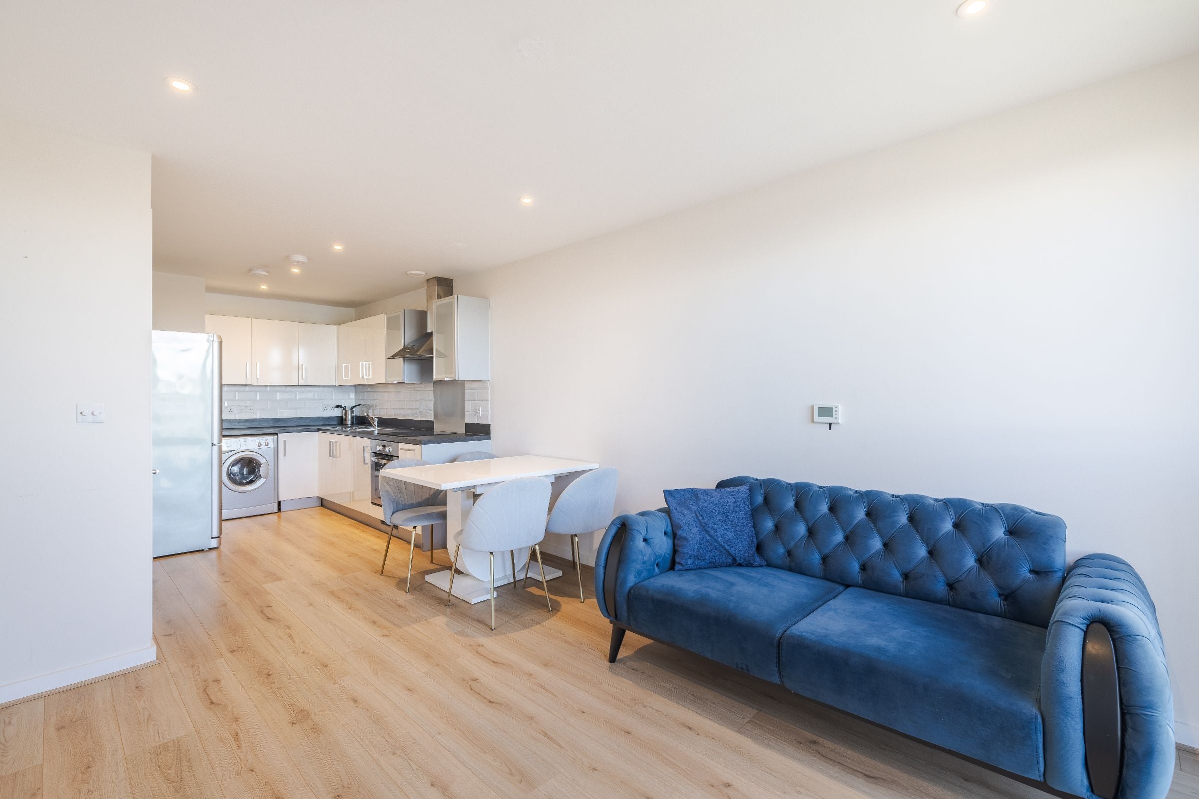 Flat Gatliff Road in City of Westminster