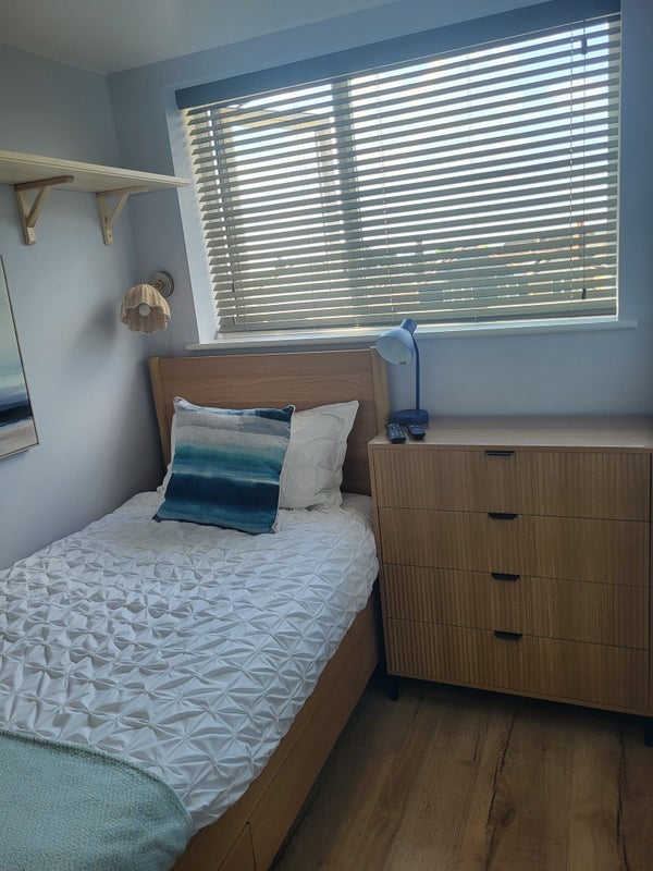 Room St Mary's Road in Poole