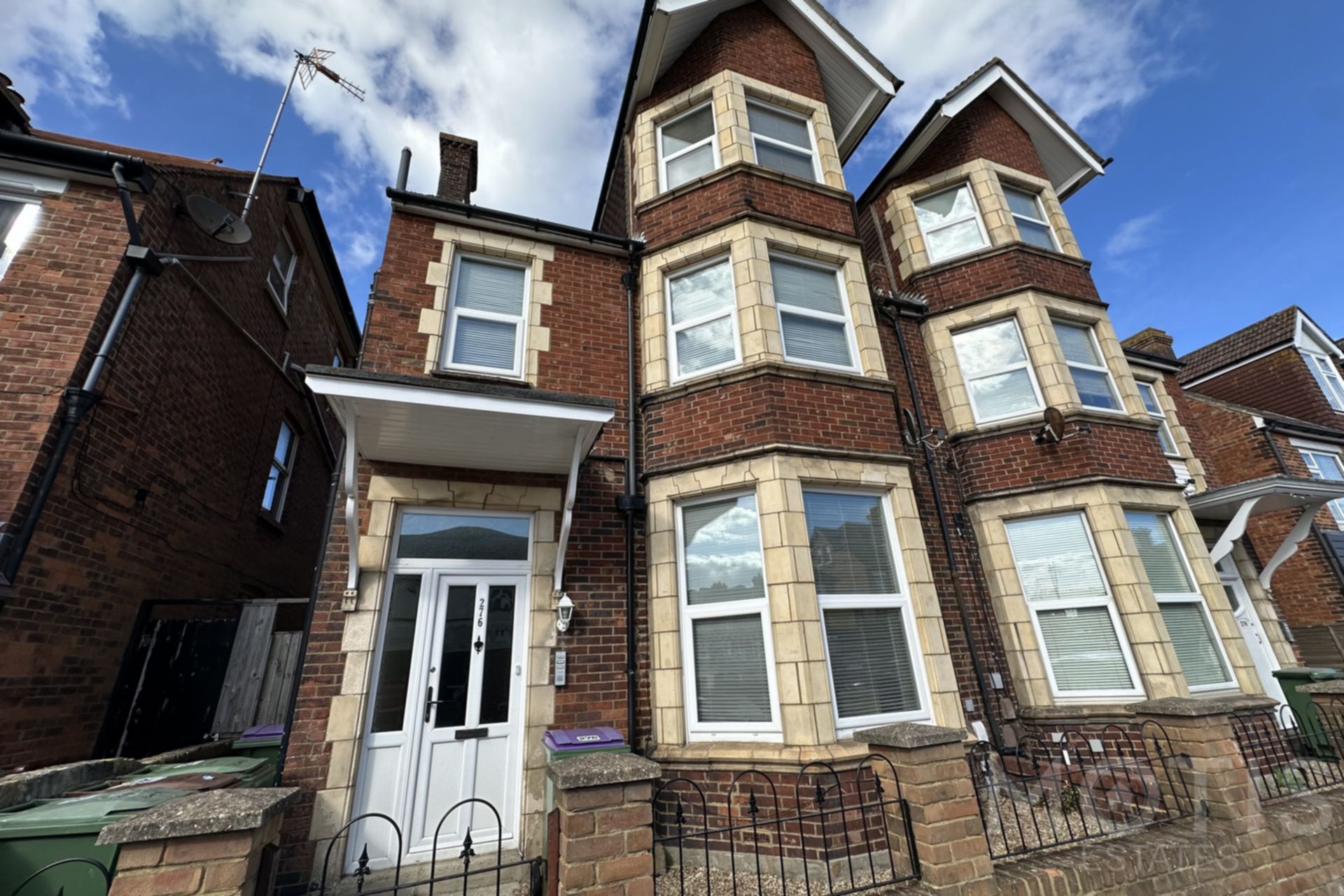 Flat Cheriton Road in Folkestone and Hythe District