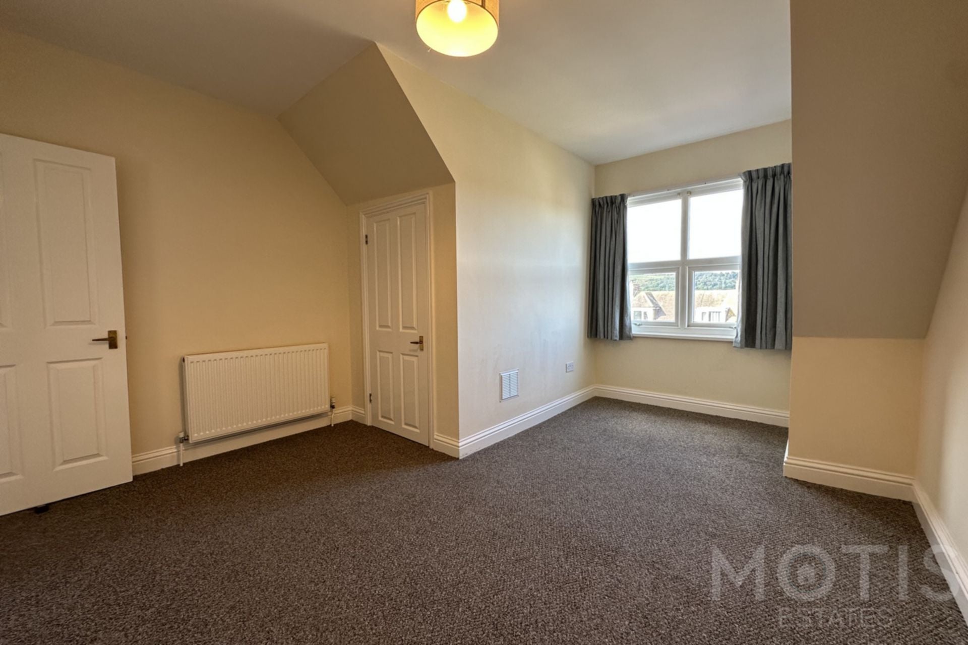 Flat Cheriton Road in Folkestone and Hythe District