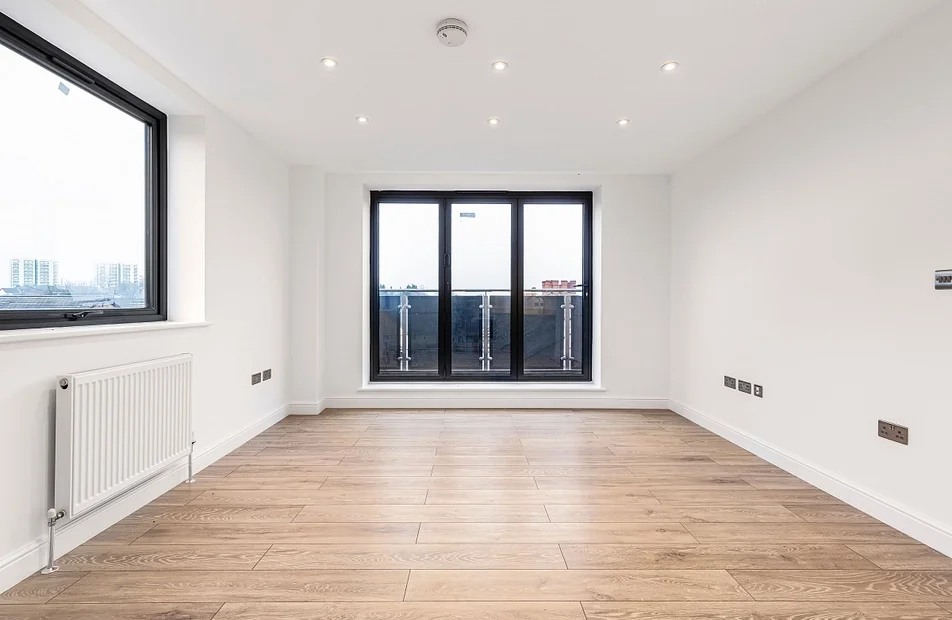 Flat Pembury Road in Greater London