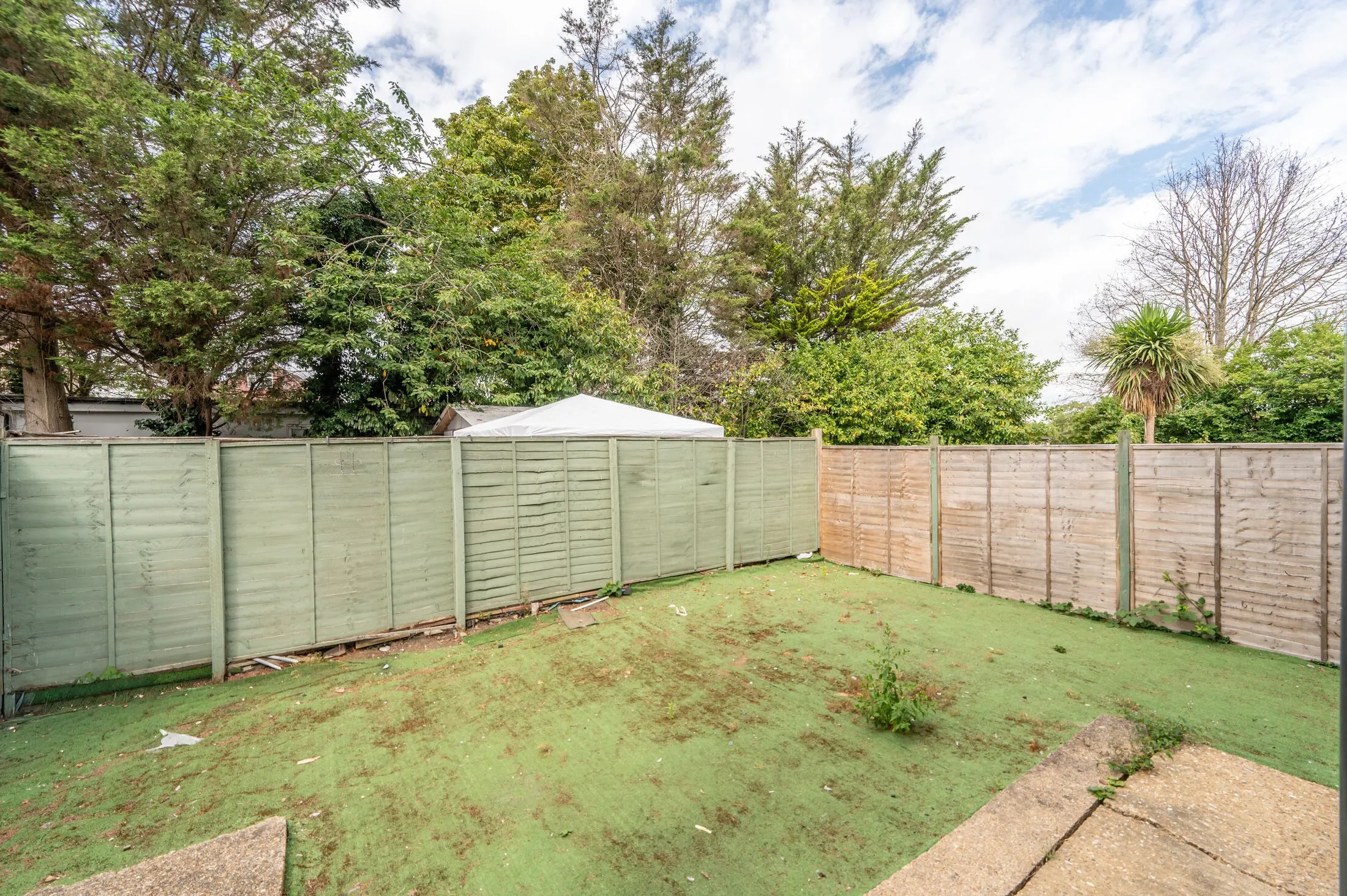 Flat Rayners Close in Greater London