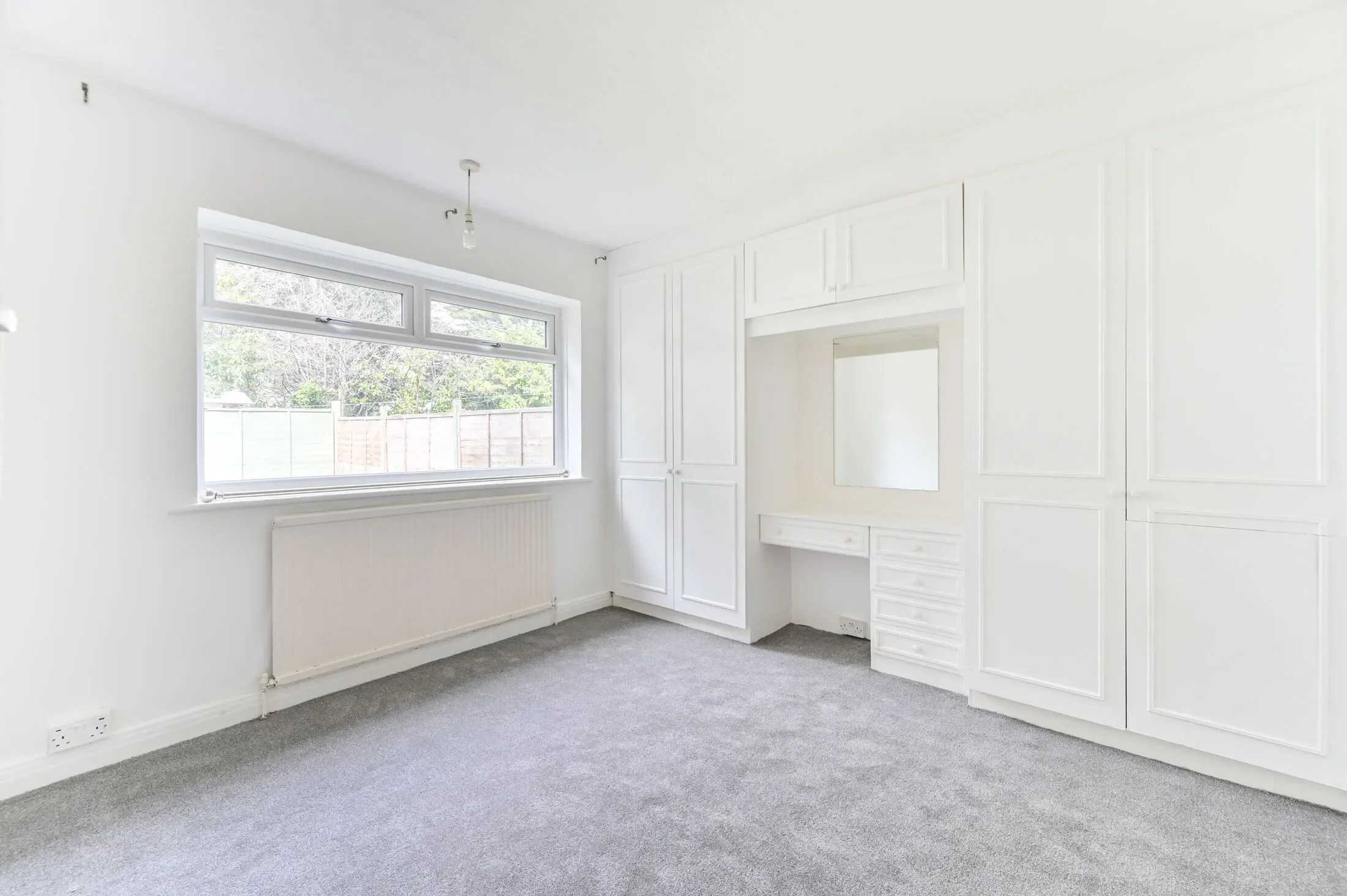 Flat Rayners Close in Greater London