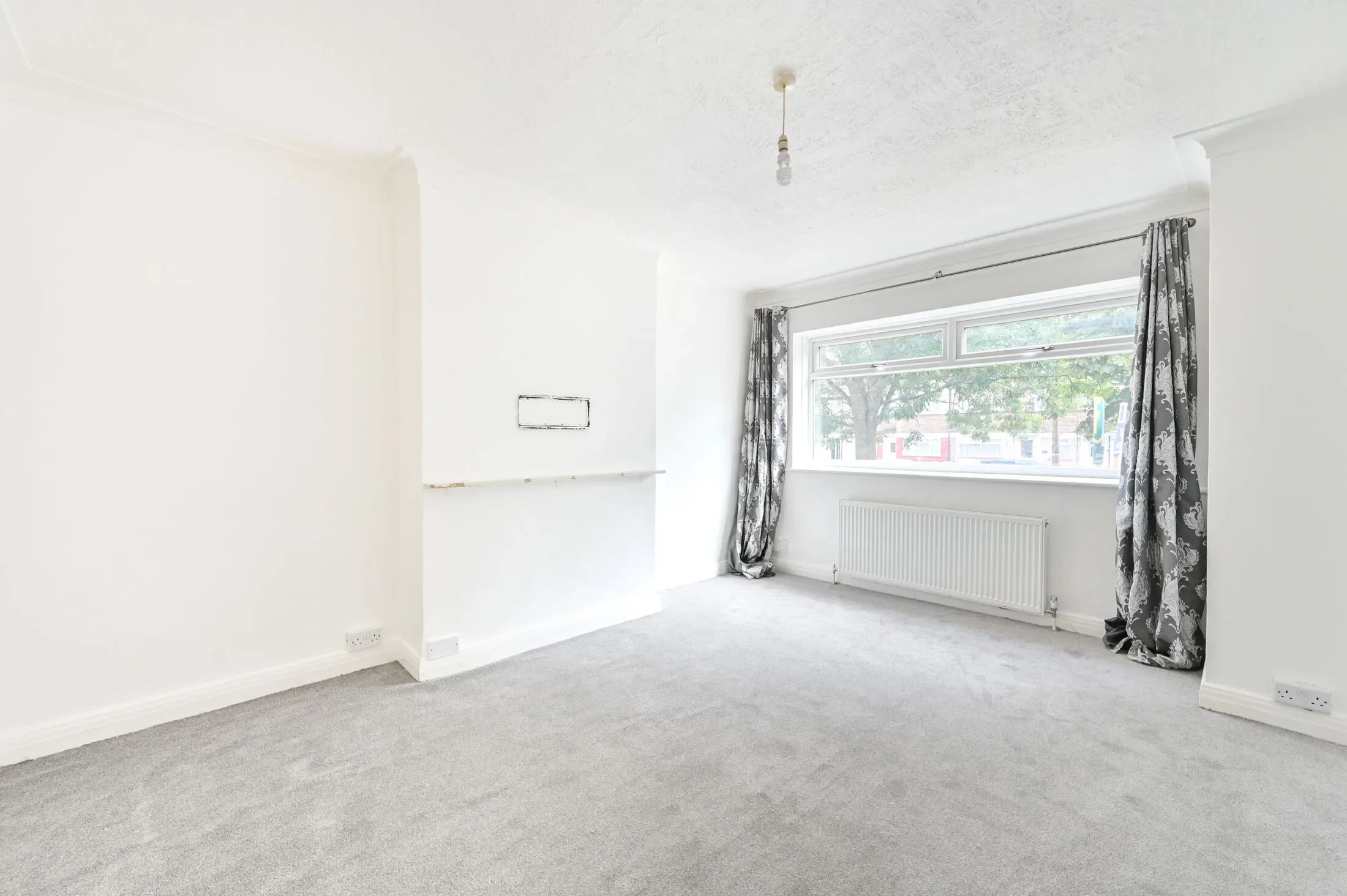 Flat Rayners Close in Greater London