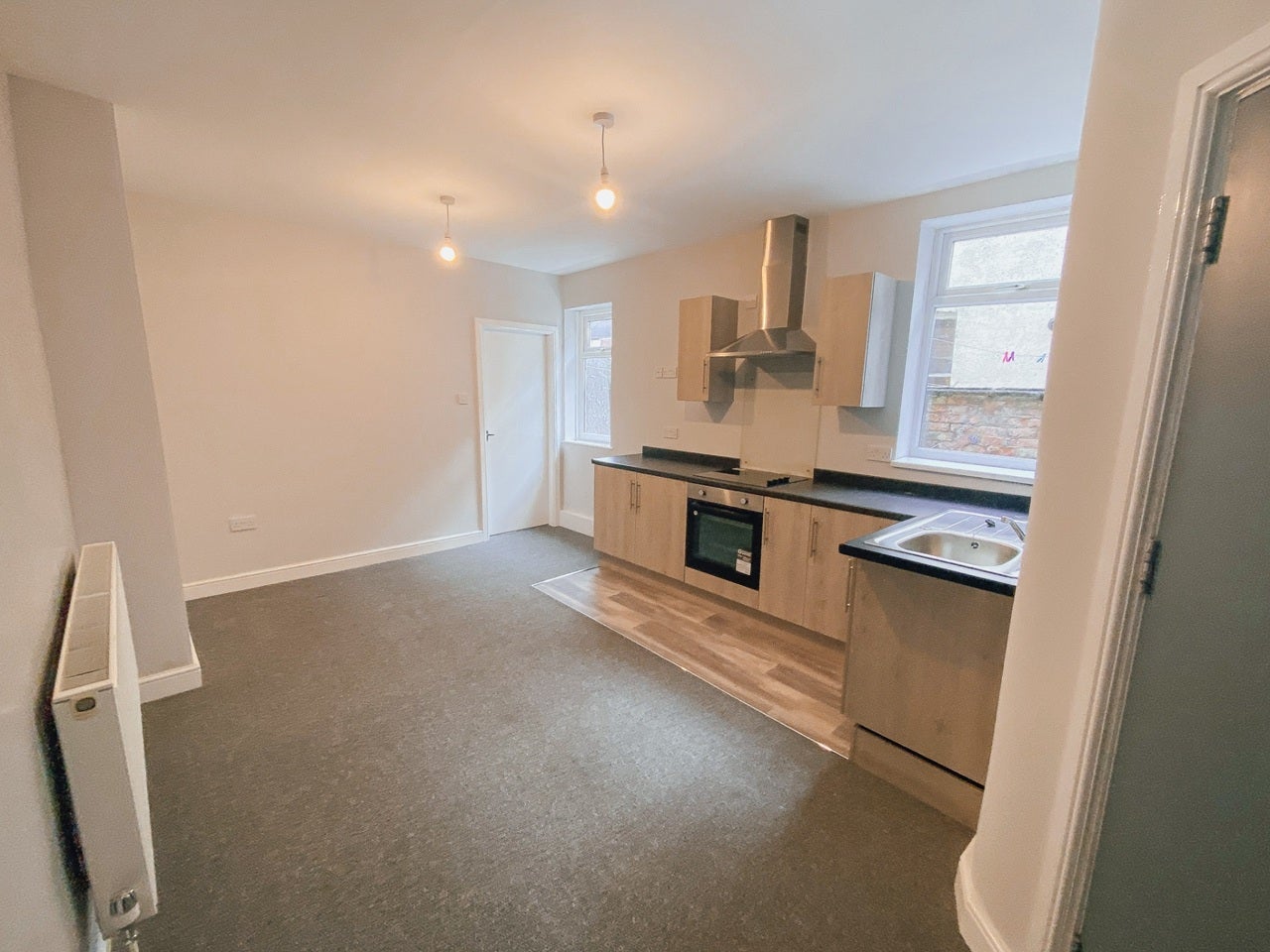 Flat Hainton Avenue in Grimsby