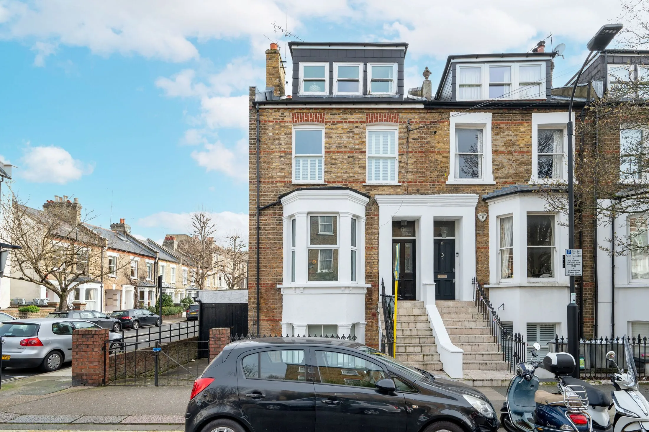 Flat Rockley Road in Greater London