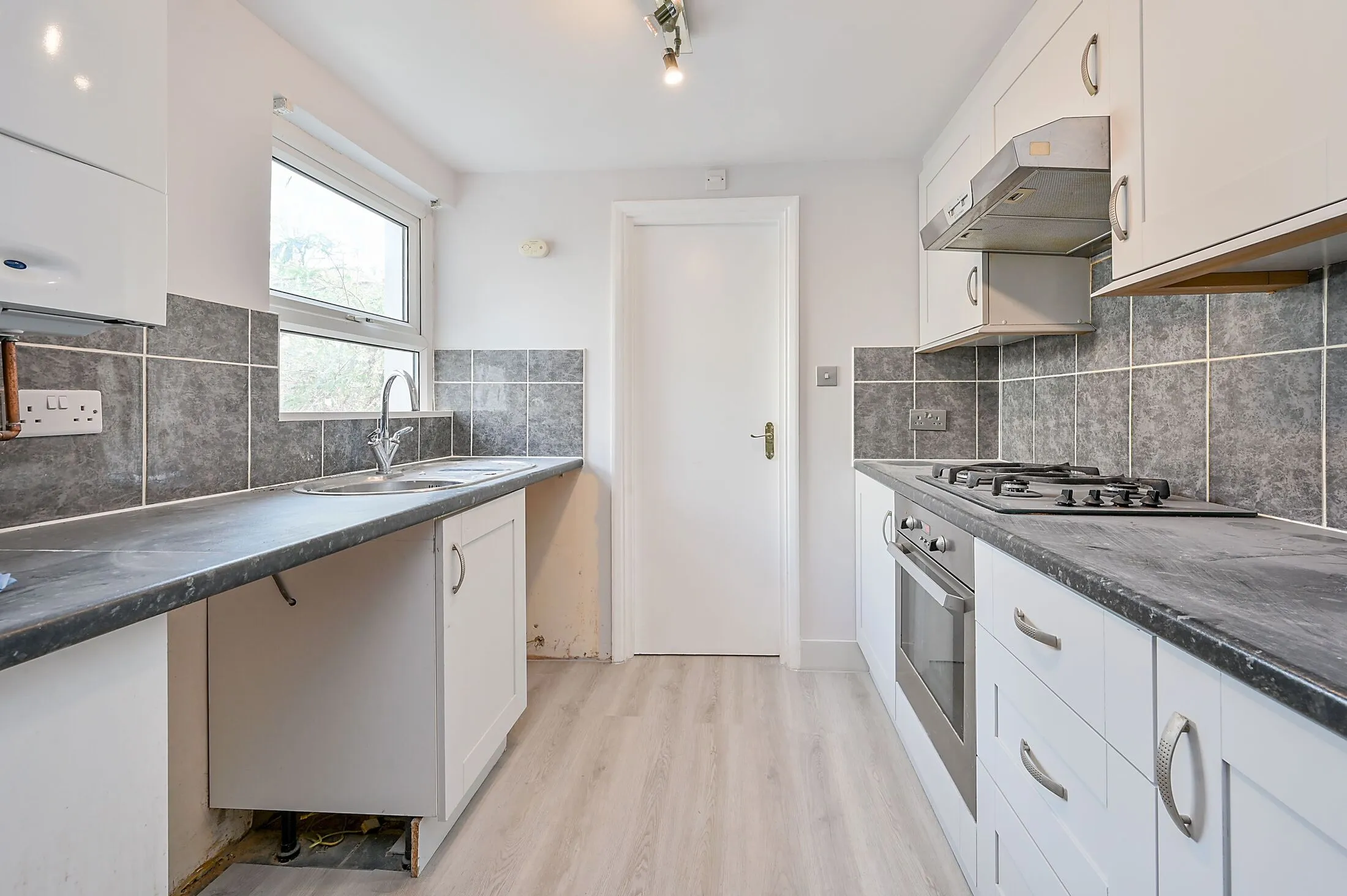 Flat Rockley Road in Greater London