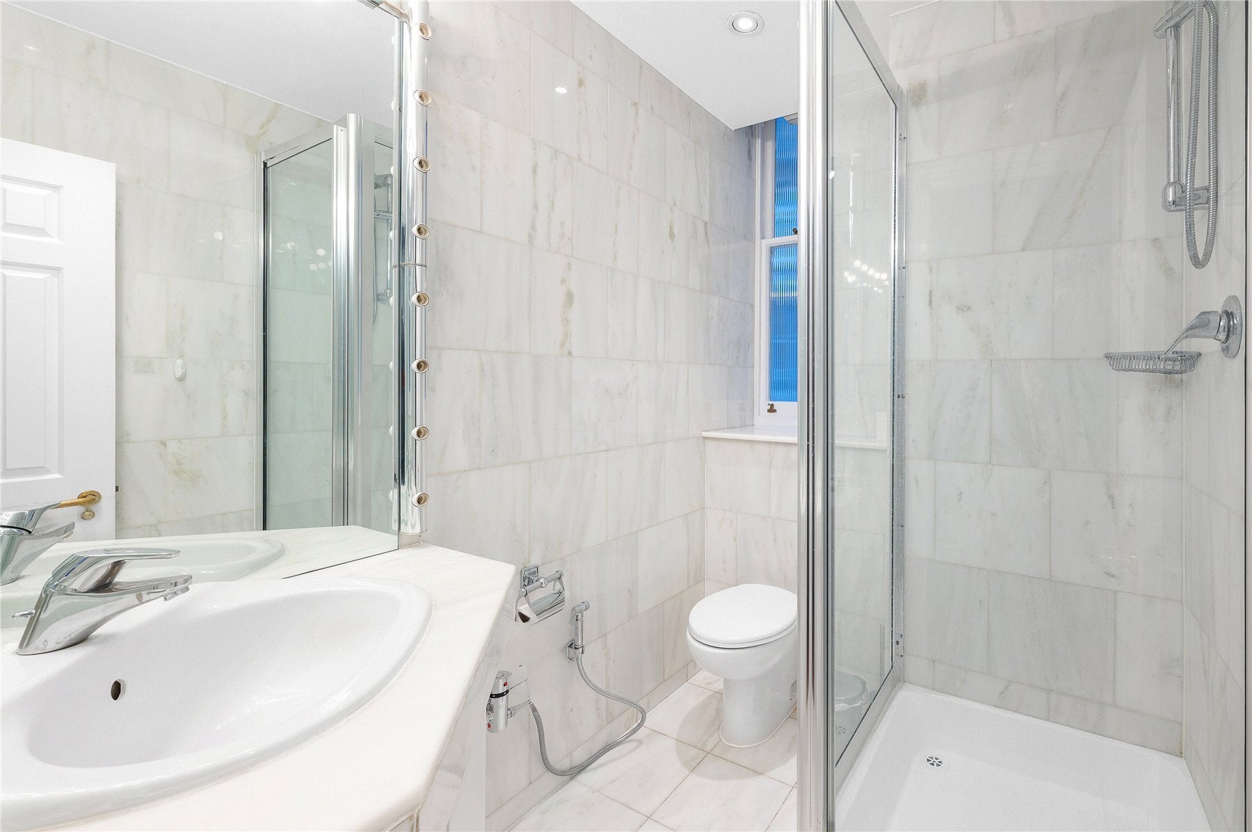Flat Brompton Road in Greater London