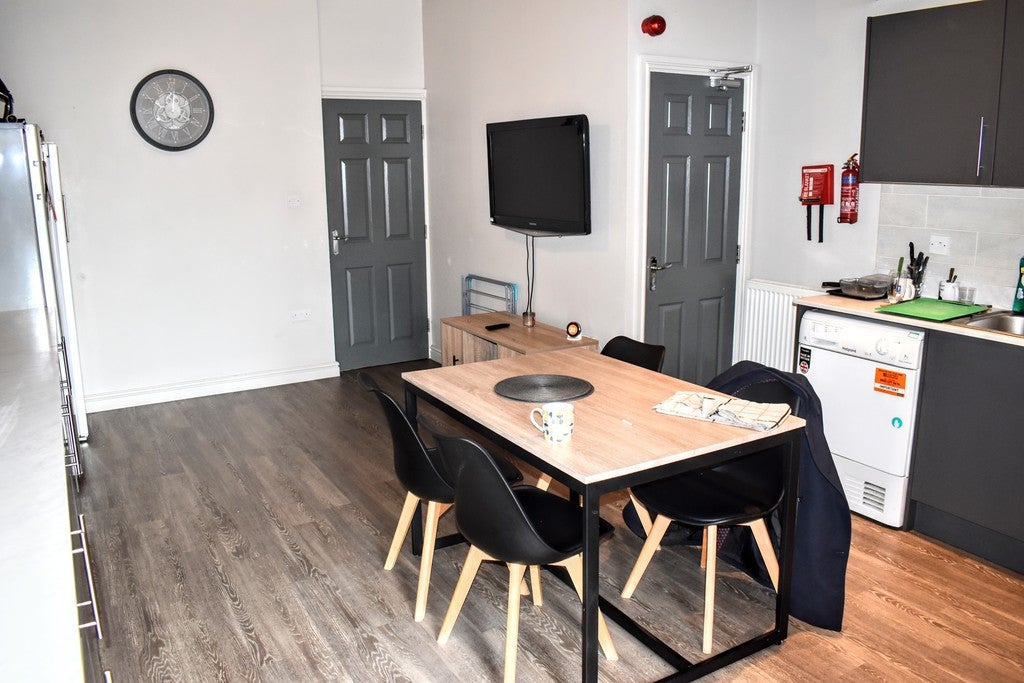 Flat Broadhurst Street in Hazel Grove