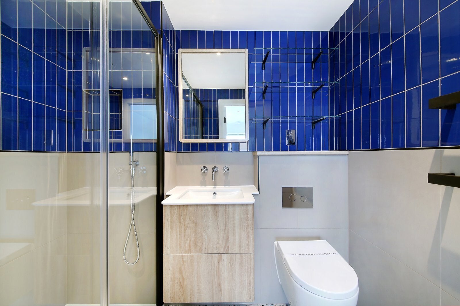 Flat Northcote Road in Greater London