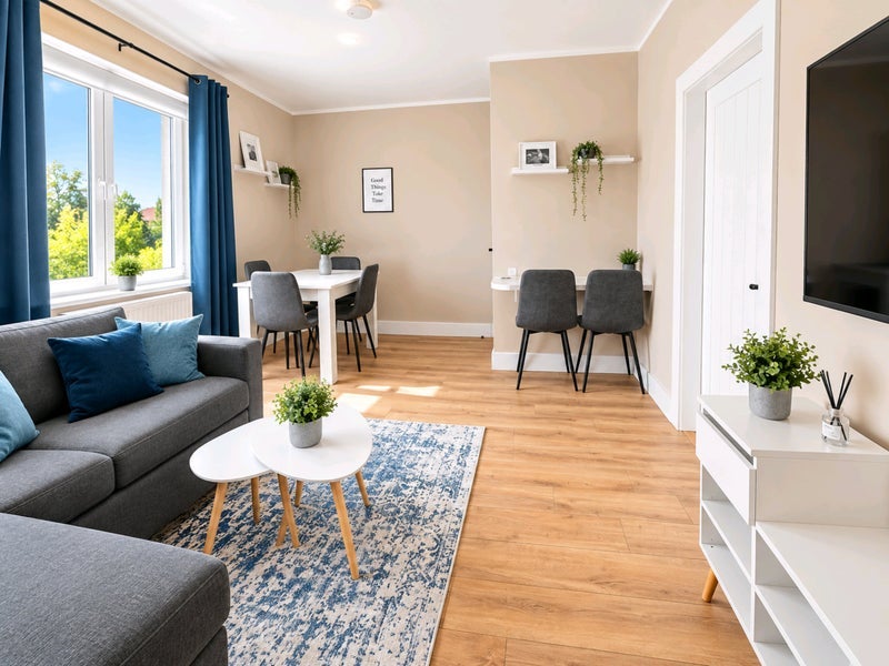 Flat Royston Mains Gardens in City of Edinburgh