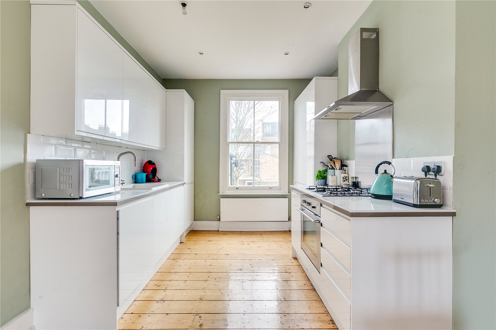 Flat Sulgrave Road in Greater London