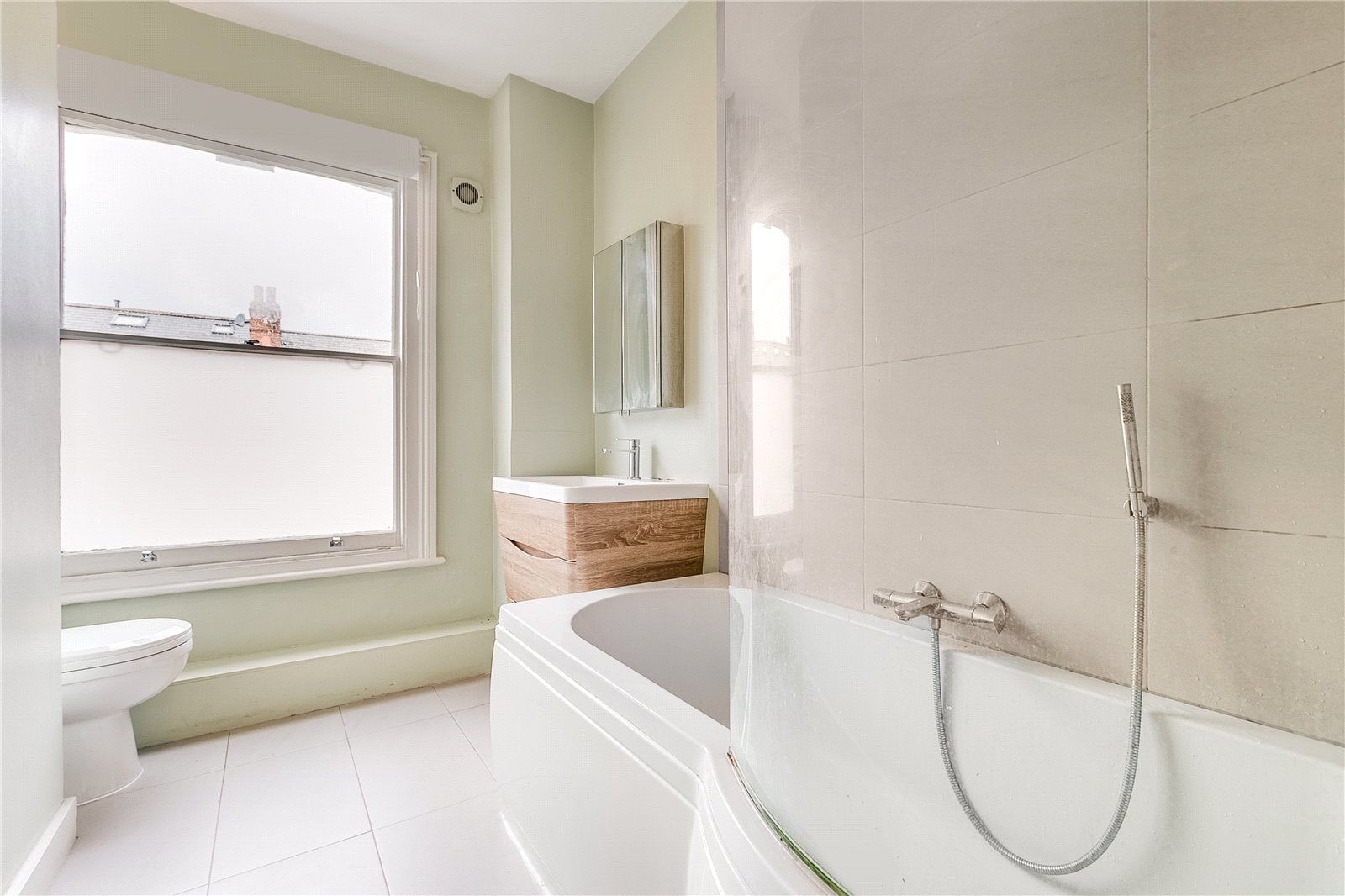 Flat Sulgrave Road in Greater London