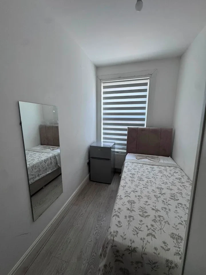 Room Sperling Road in Greater London