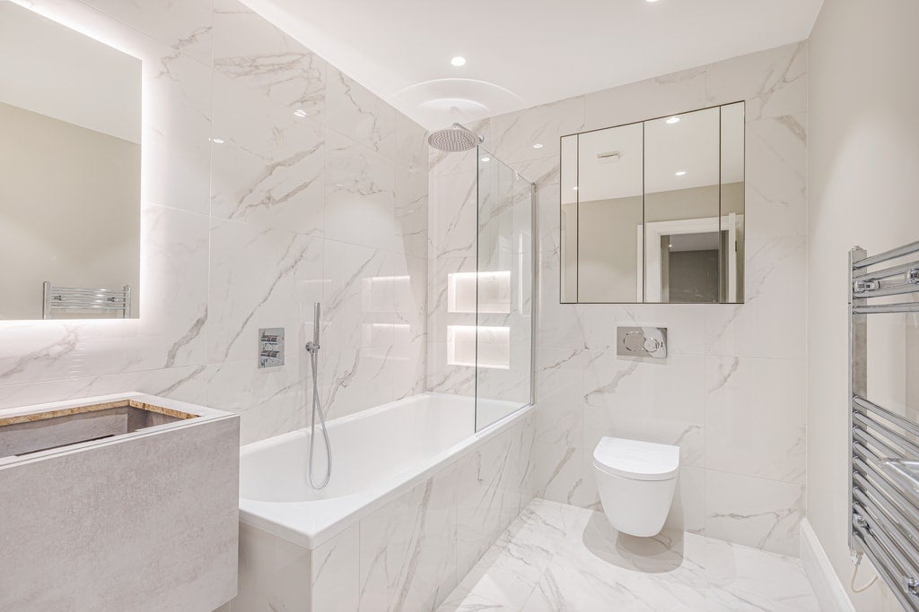 Flat Collingham Road in Greater London
