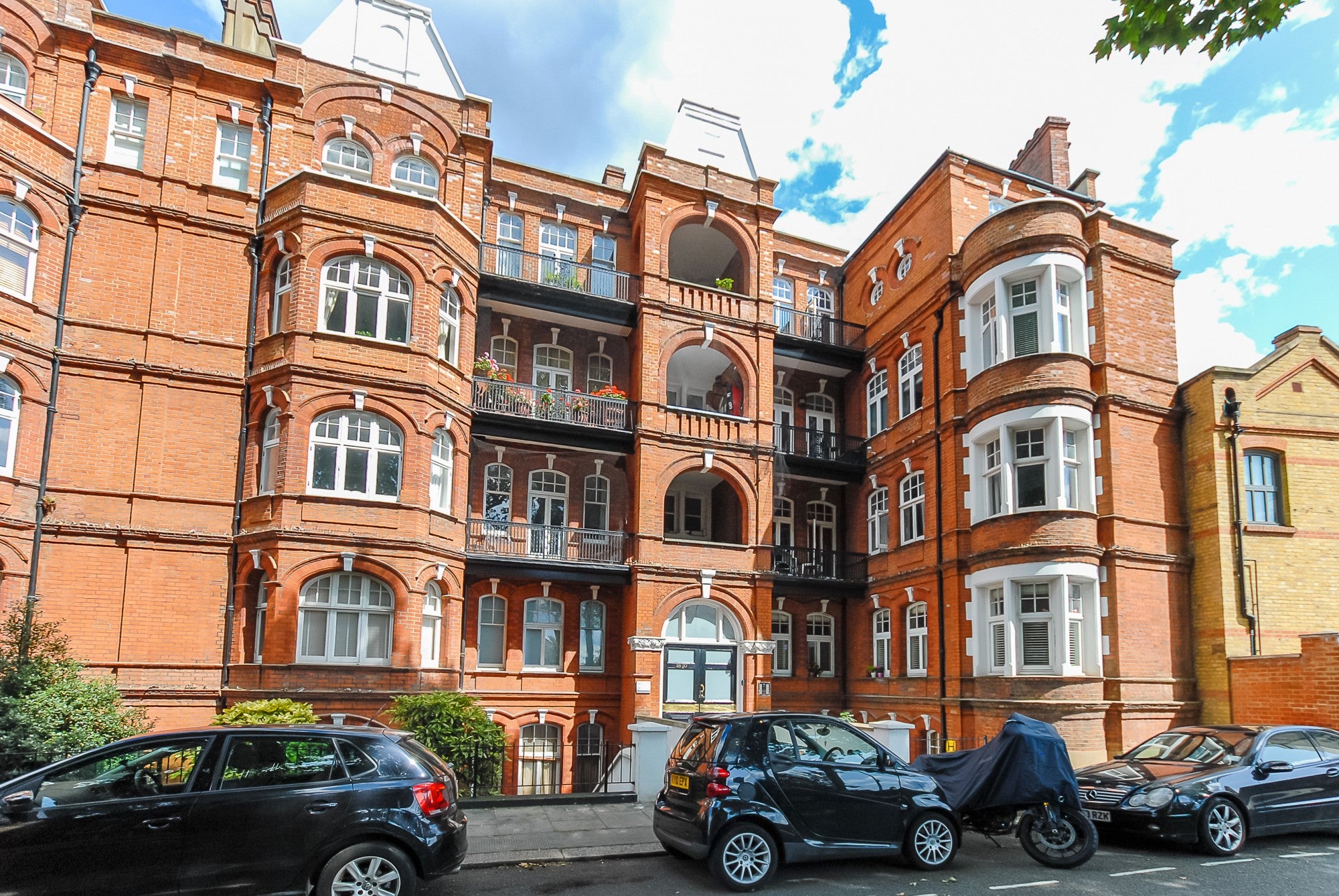 Flat Mornington Avenue in Greater London