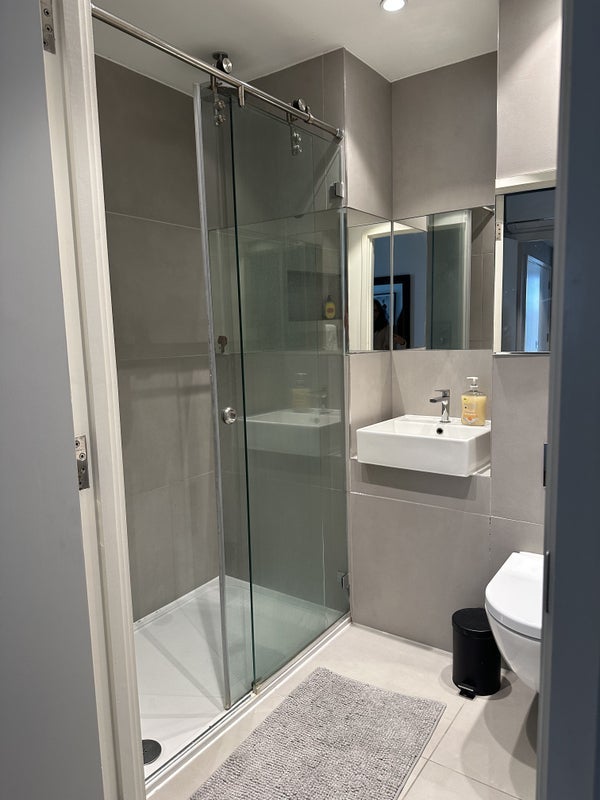 Room Buckhold Road in Greater London