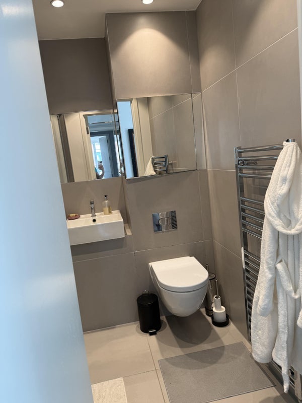 Room Buckhold Road in Greater London