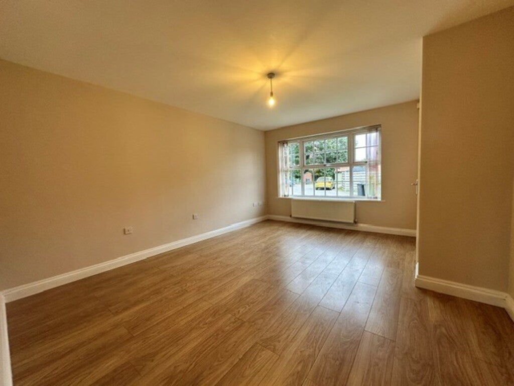 Flat Upperdale Park in Huntington