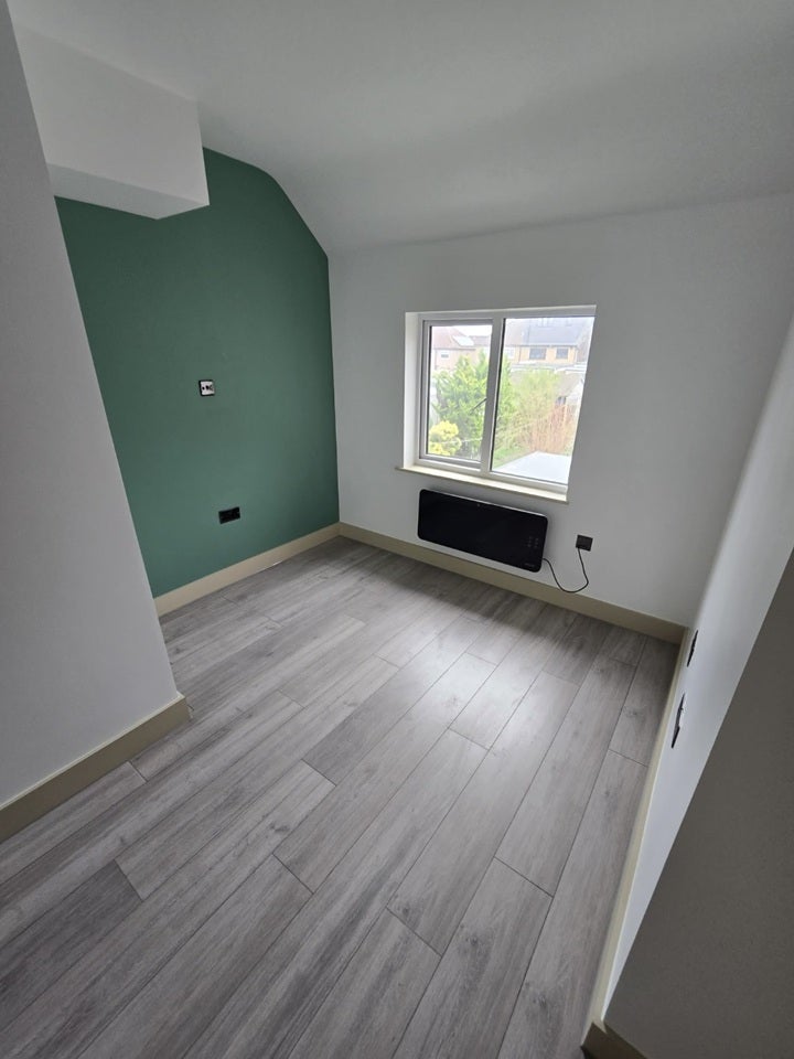 Room North Western Avenue in Watford