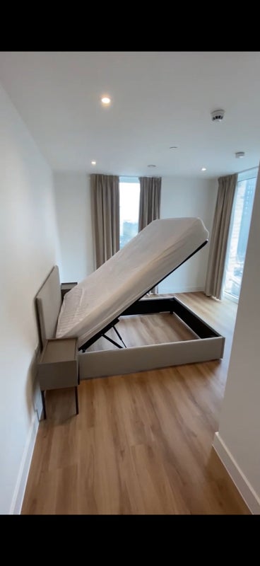 Flat Caithness Walk in Greater London