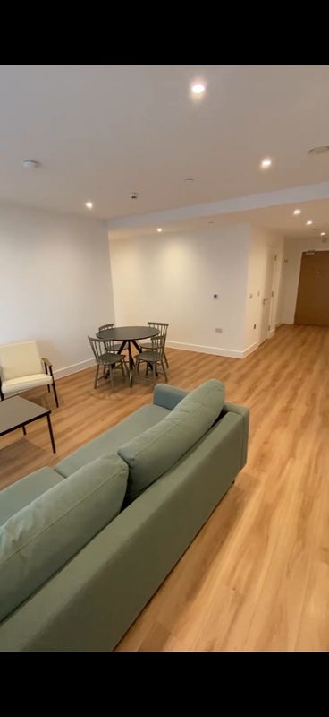 Flat Caithness Walk in Greater London