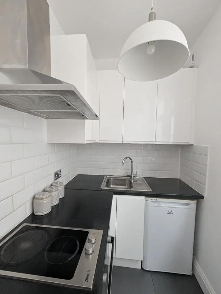 Flat Kingsland Road in Greater London