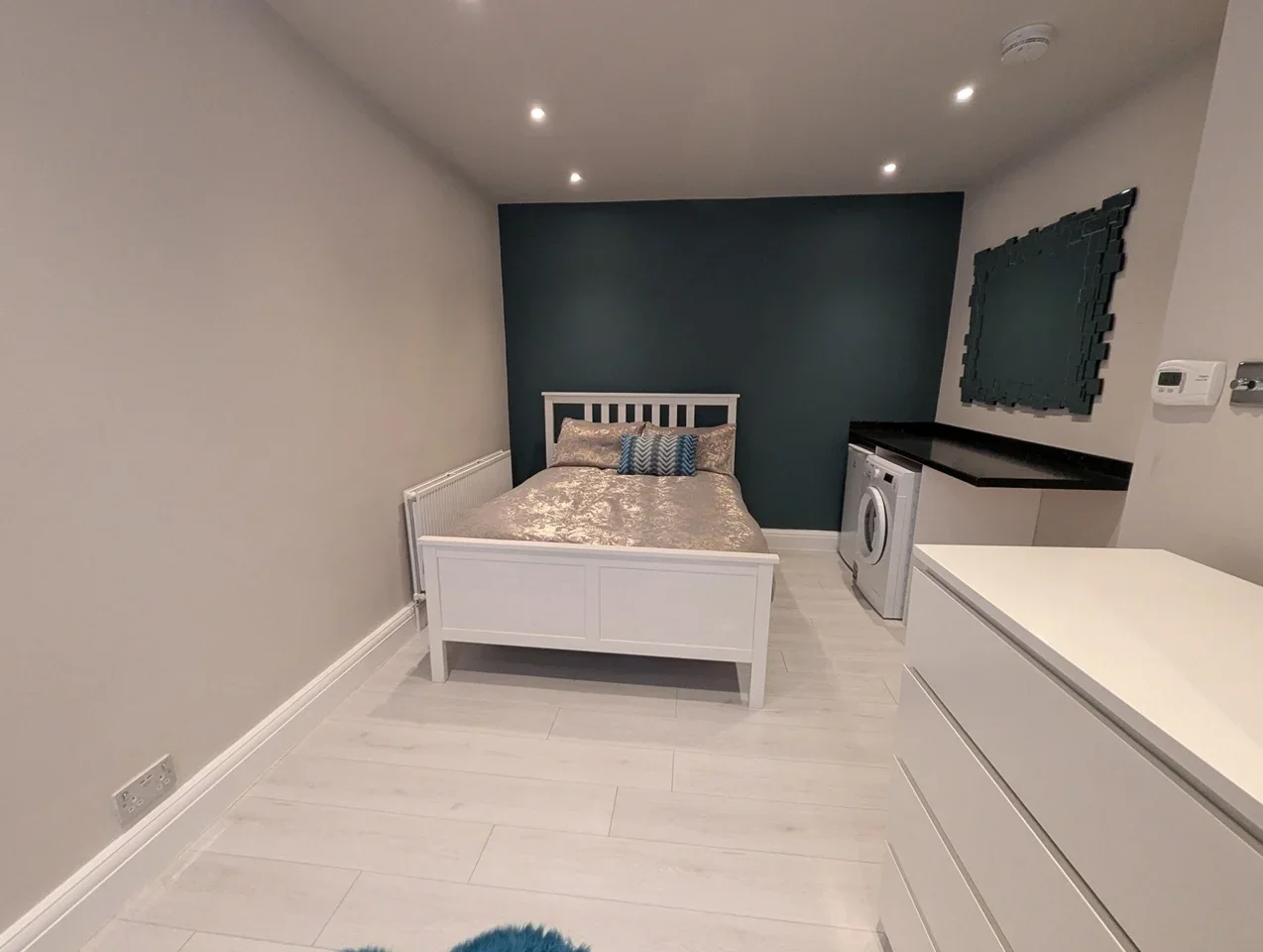 Flat Kingsland Road in Greater London