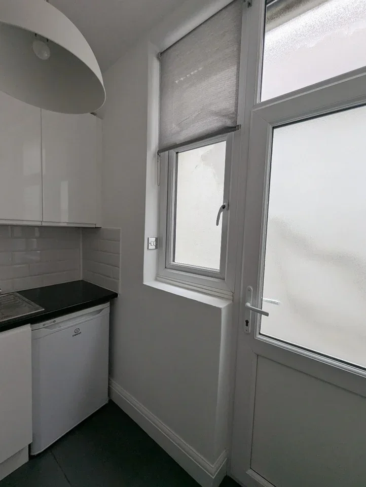 Flat Kingsland Road in Greater London