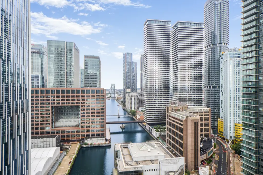 Flat Millharbour in Greater London
