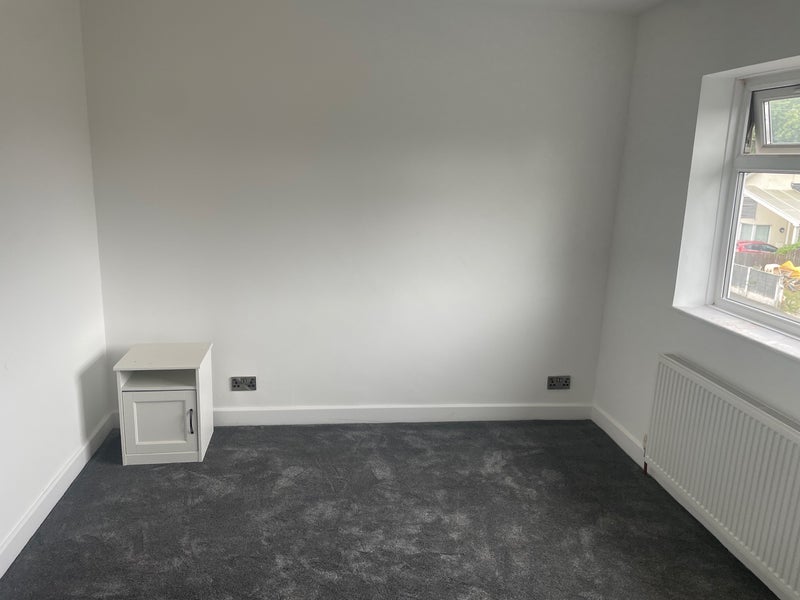 Room Jurby Avenue in Manchester