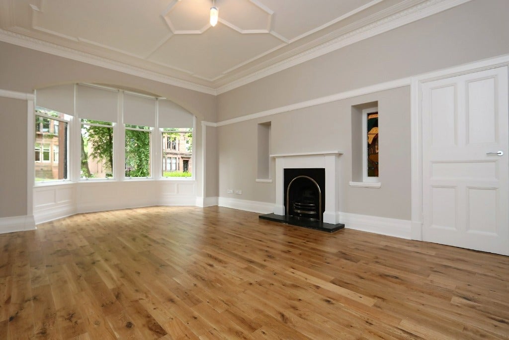 Flat Queensborough Gardens in Glasgow