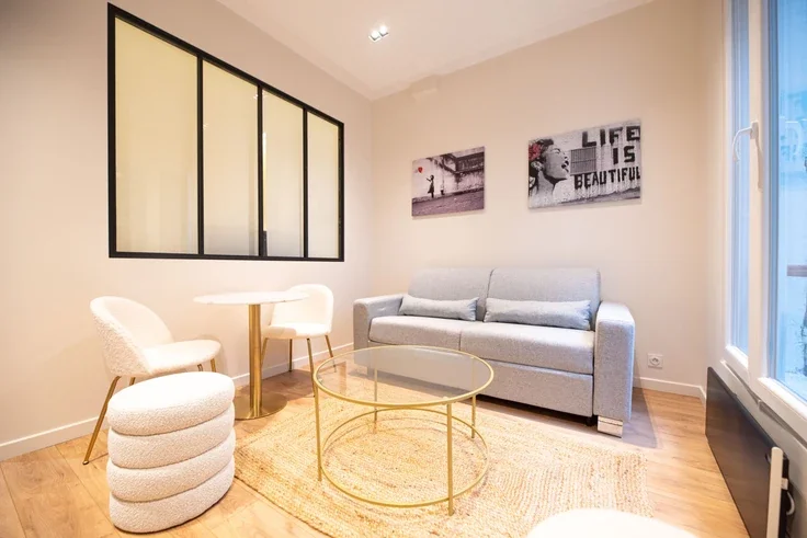 Flat Rue Champollion in Paris